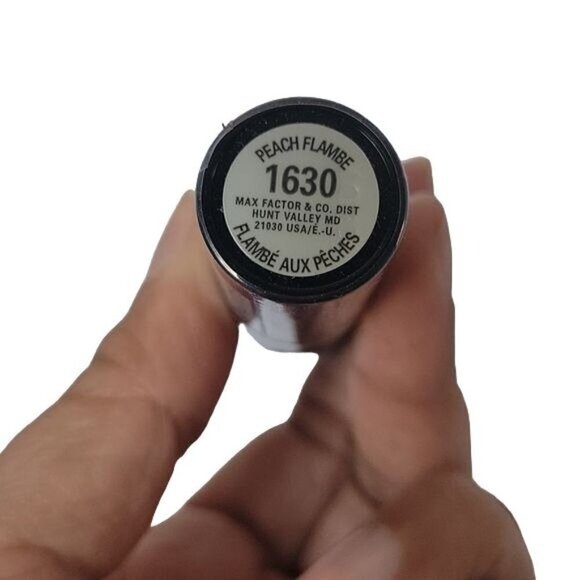 Max Factor Moisture Rich Lipstick PEACH FLAMBE #1630 NEW. - Picture 2 of 2